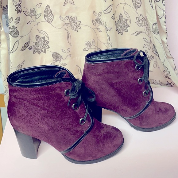Adorable burgundy suede boot - Picture 2 of 3